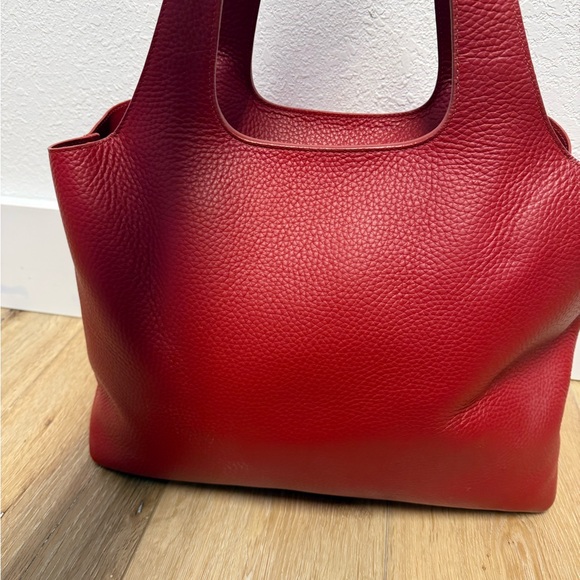 Cuyana Classic Structured Tote Large Red Pebbled Leather Minimalist Bag - Picture 6 of 16